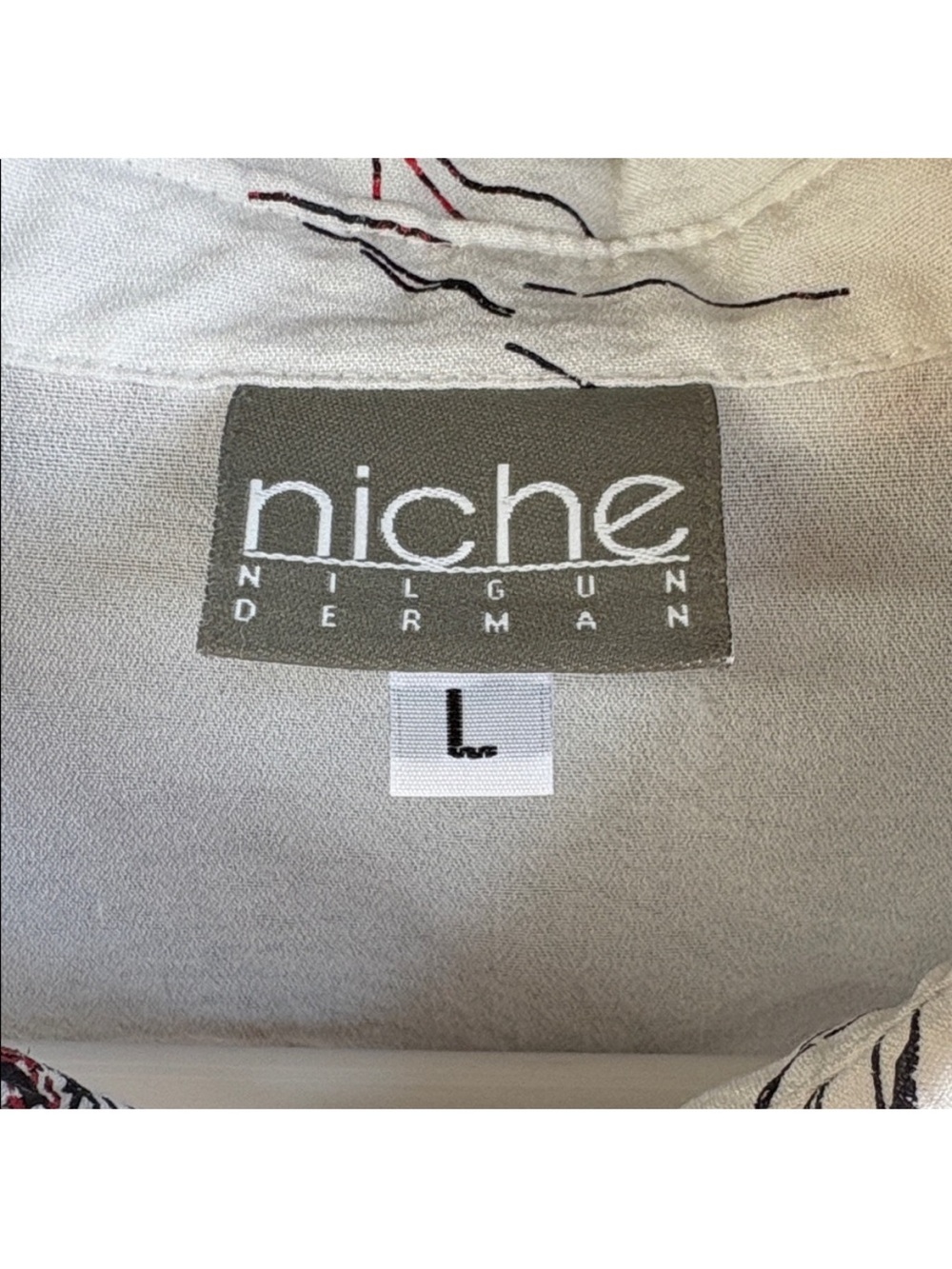 EUC NICHE A-Line Button Front Top
Size Large - Picture 7 of 8